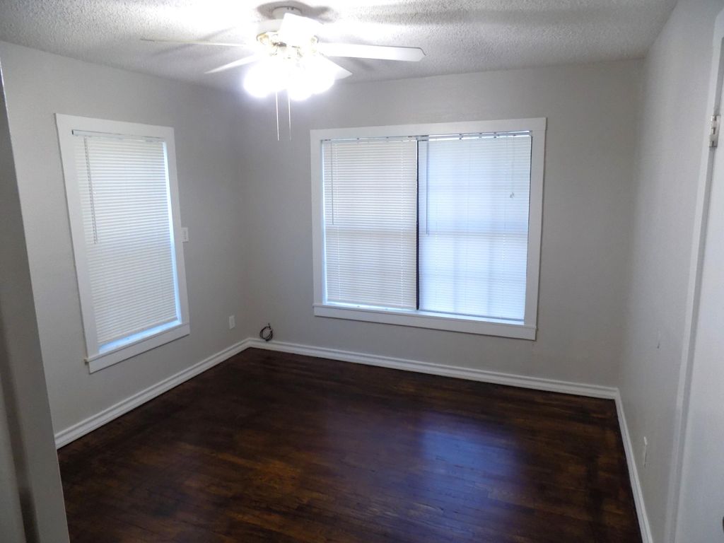 Image 8 of property listing at 1815 W Avenue K, San Angelo, TX 76901