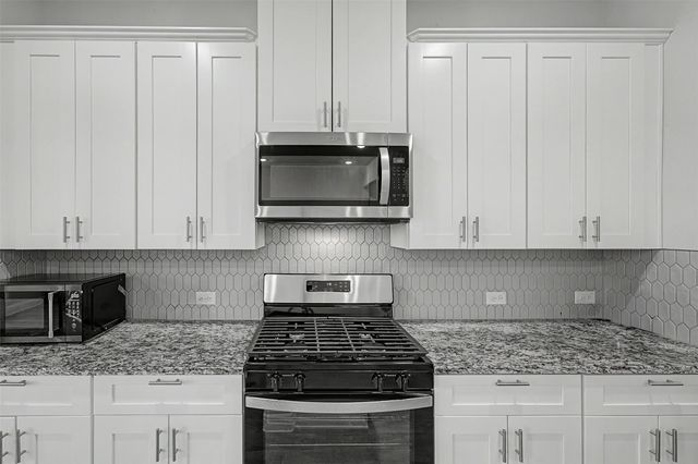 537 Hutchinson Lane, Lewisville, TX 75077