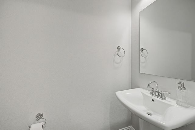 537 Hutchinson Lane, Lewisville, TX 75077