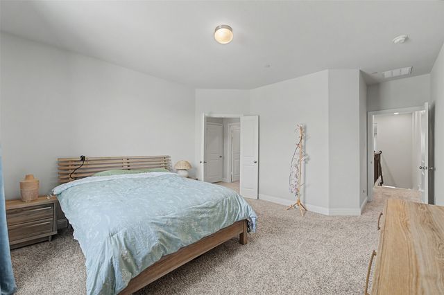 537 Hutchinson Lane, Lewisville, TX 75077