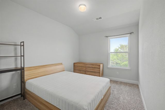 537 Hutchinson Lane, Lewisville, TX 75077