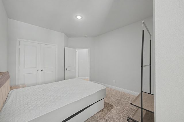 537 Hutchinson Lane, Lewisville, TX 75077