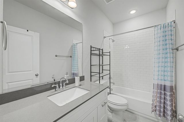 537 Hutchinson Lane, Lewisville, TX 75077