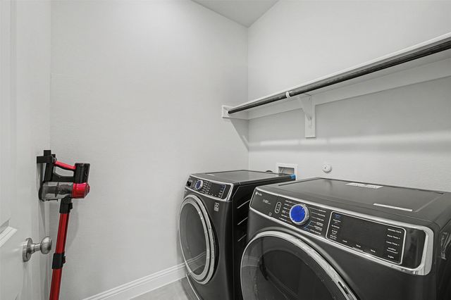 537 Hutchinson Lane, Lewisville, TX 75077