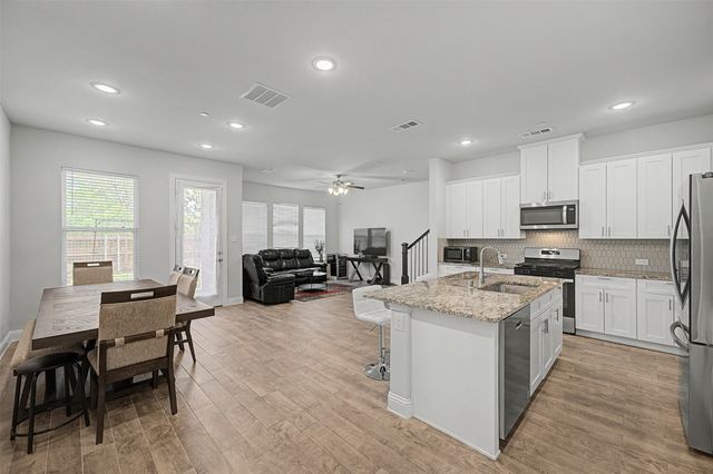 537 Hutchinson Lane, Lewisville, TX 75077