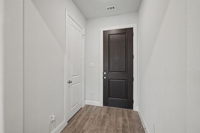 537 Hutchinson Lane, Lewisville, TX 75077