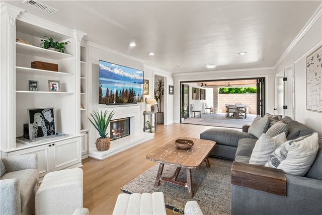 6440 E El Roble Street, Long Beach, CA 90815