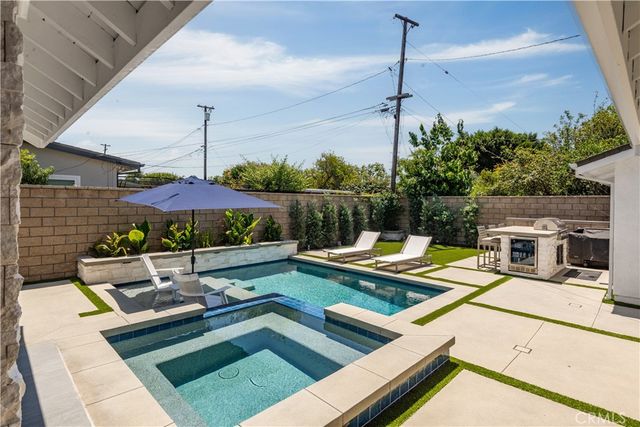 6440 E El Roble Street, Long Beach, CA 90815