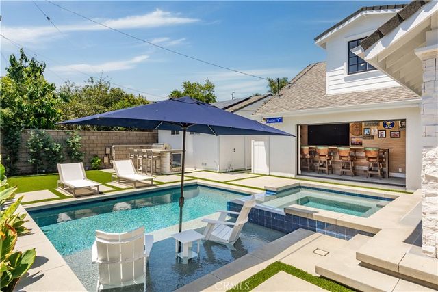 6440 E El Roble Street, Long Beach, CA 90815