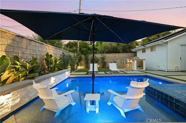 6440 E El Roble Street, Long Beach, CA 90815