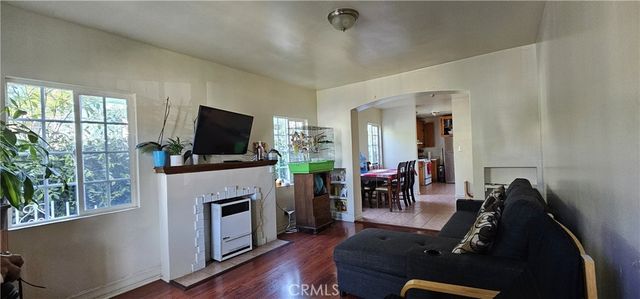 2546 S Bronson, Los Angeles, CA 90018