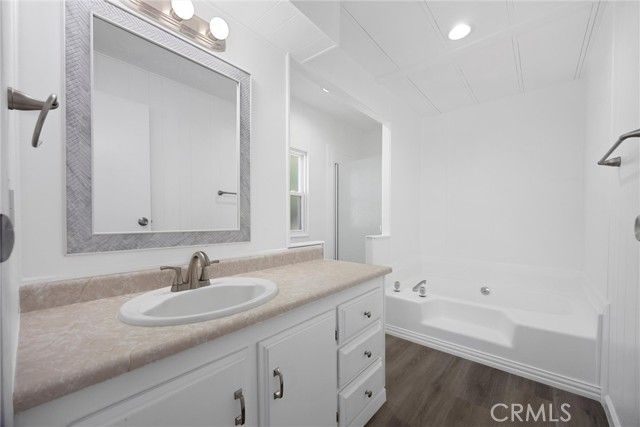 114 Cedarwood Lane, Bakersfield, CA 93308