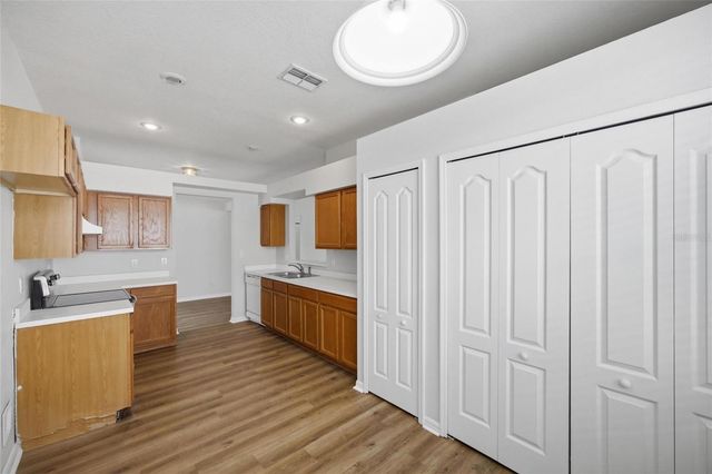 9307 HUNTINGTON PARK WAY, Tampa, FL 33647