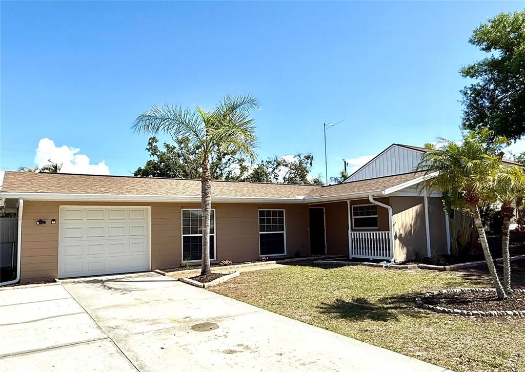 Image 1 of property listing at 3715 SHARONDALE DRIVE, Sarasota, FL 34232