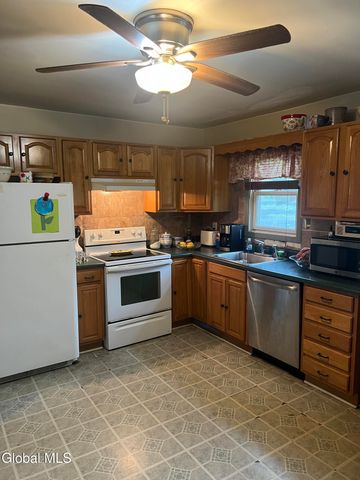 4 Connolly Road, Ballston, NY 12019