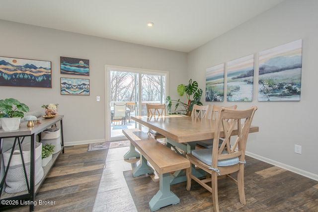 6002 White Pine Ln, La Grange, KY 40031