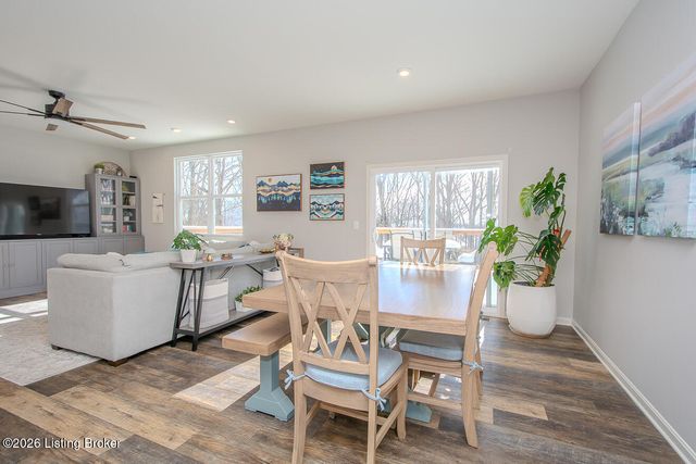 6002 White Pine Ln, La Grange, KY 40031