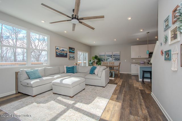 6002 White Pine Ln, La Grange, KY 40031