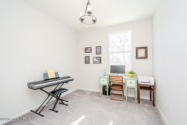 6002 White Pine Ln, La Grange, KY 40031