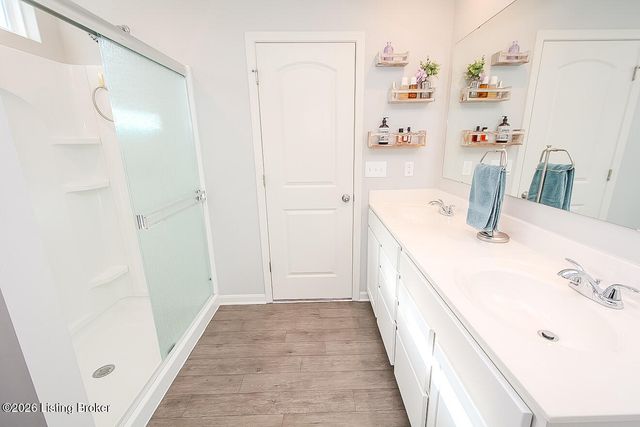 6002 White Pine Ln, La Grange, KY 40031