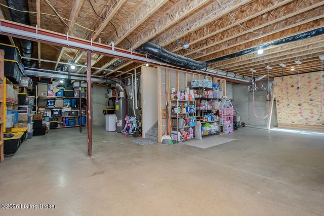 6002 White Pine Ln, La Grange, KY 40031