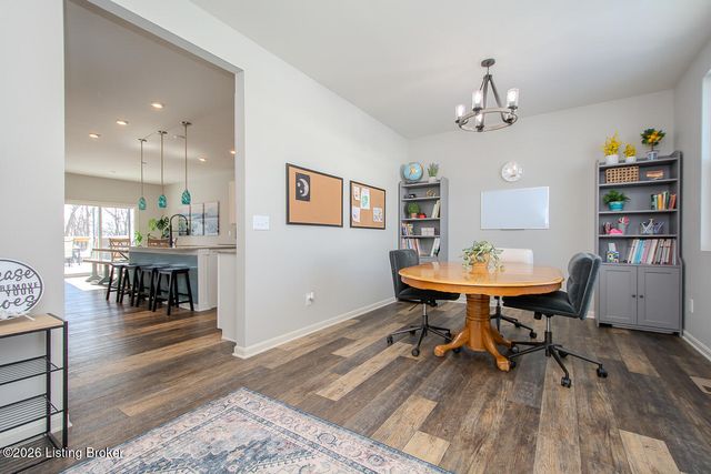 6002 White Pine Ln, La Grange, KY 40031