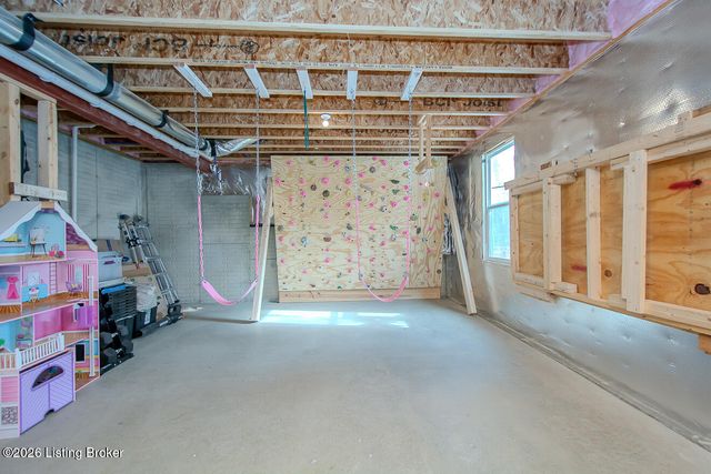 6002 White Pine Ln, La Grange, KY 40031