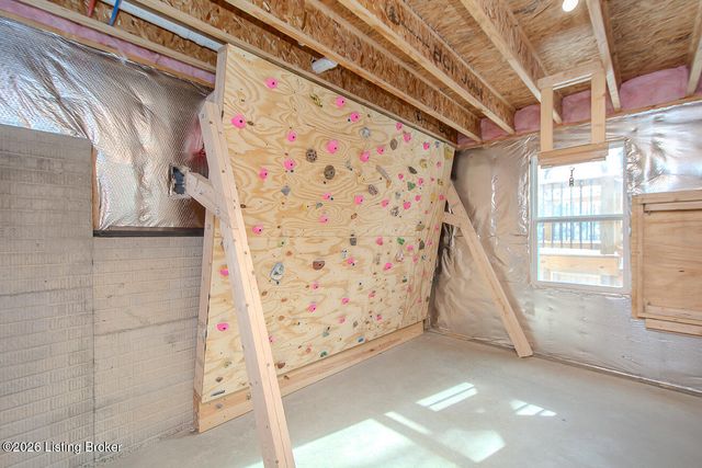 6002 White Pine Ln, La Grange, KY 40031