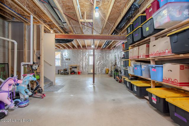 6002 White Pine Ln, La Grange, KY 40031