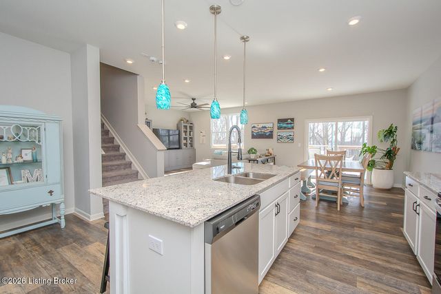 6002 White Pine Ln, La Grange, KY 40031