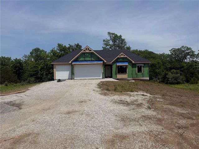 21503 Twin Oaks Parkway, Peculiar, MO 64078
