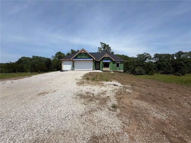 21503 Twin Oaks Parkway, Peculiar, MO 64078