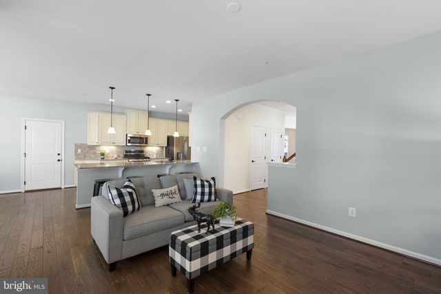 4709 PULLER DR, Jefferson, MD 21755