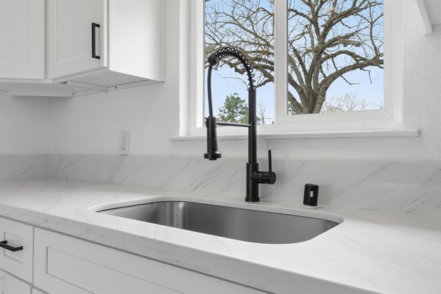 1150 E Jensen Avenue, Fresno, CA 93706