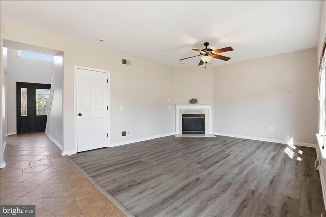 2166 LUCY LN, York, PA 17404