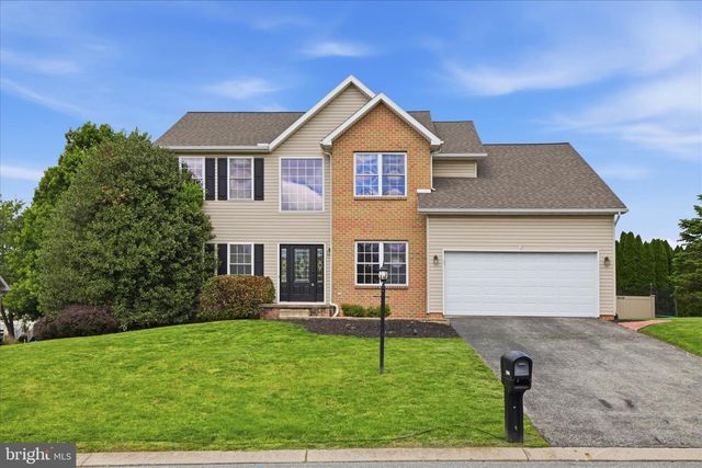2166 LUCY LN, York, PA 17404