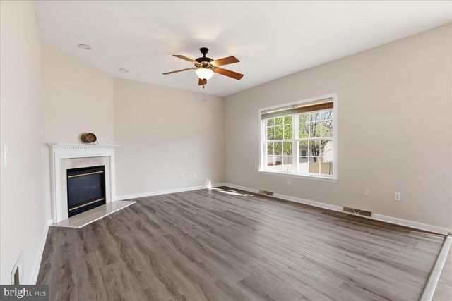 2166 LUCY LN, York, PA 17404