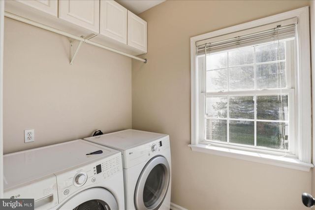 2166 LUCY LN, York, PA 17404