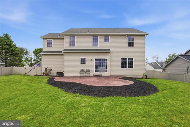 2166 LUCY LN, York, PA 17404
