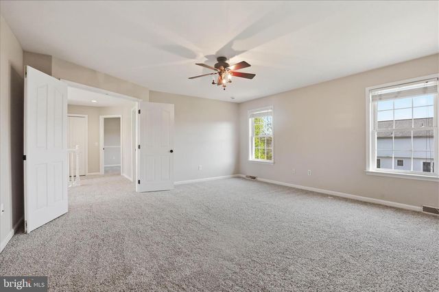 2166 LUCY LN, York, PA 17404