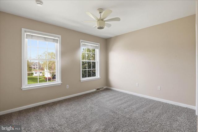 2166 LUCY LN, York, PA 17404