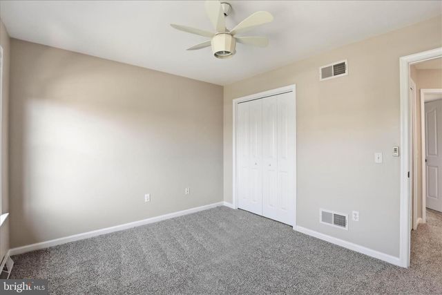 2166 LUCY LN, York, PA 17404