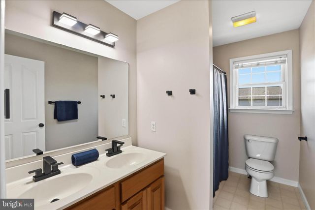 2166 LUCY LN, York, PA 17404