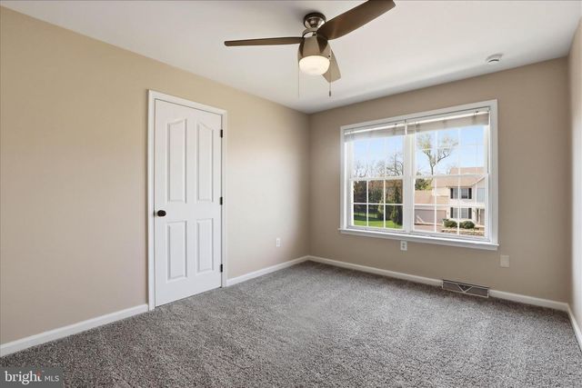2166 LUCY LN, York, PA 17404