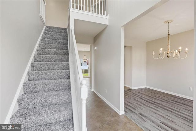 2166 LUCY LN, York, PA 17404