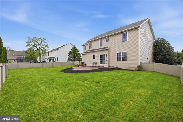 2166 LUCY LN, York, PA 17404