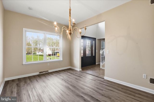 2166 LUCY LN, York, PA 17404