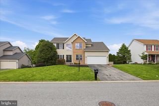 2166 LUCY LN, York, PA 17404