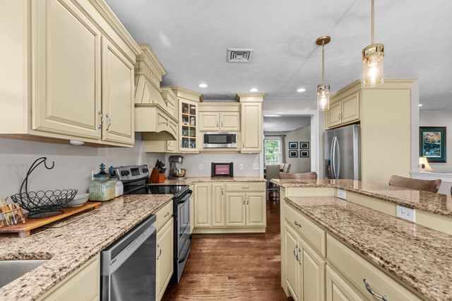 91-B Tremont St, Carver, MA 02330