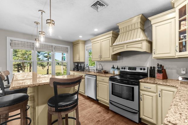 91-B Tremont St, Carver, MA 02330